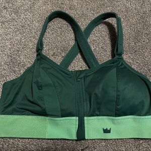 She fit Green Sports Bra Size: Luxe